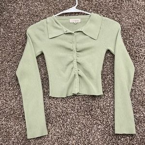 long sleeve top with collar and ruched buttons